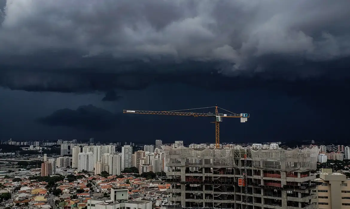 Zona de convergência intensifica chuvas no Norte, Centro-Oeste e Sudeste e coloca regiões em Alerta Amarelo