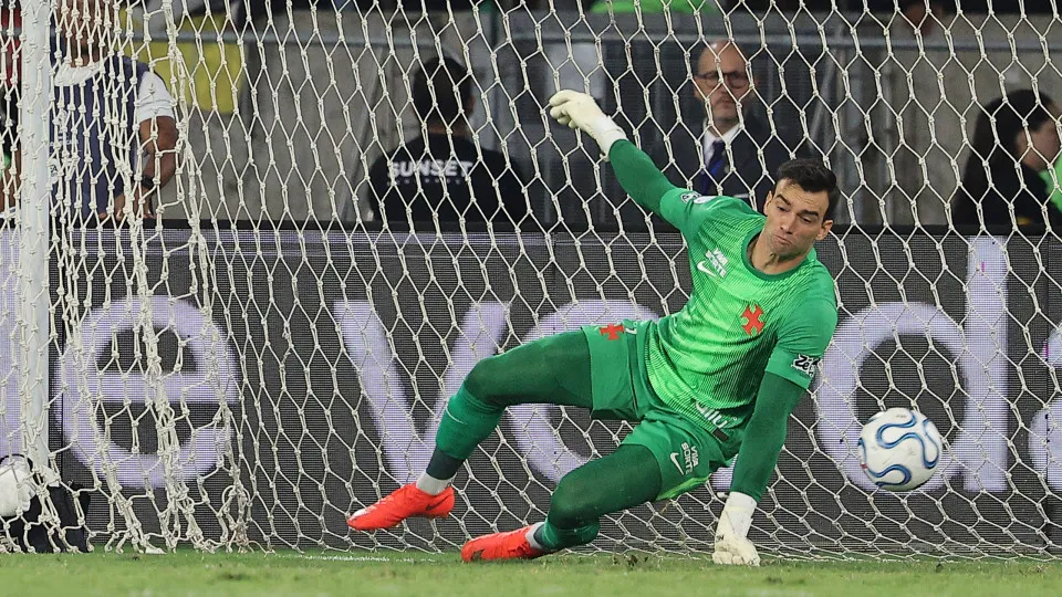 Vasco é eliminado da Sul-Americana após derrota para o Boca Juniors e erro decisivo de Léo Jardim